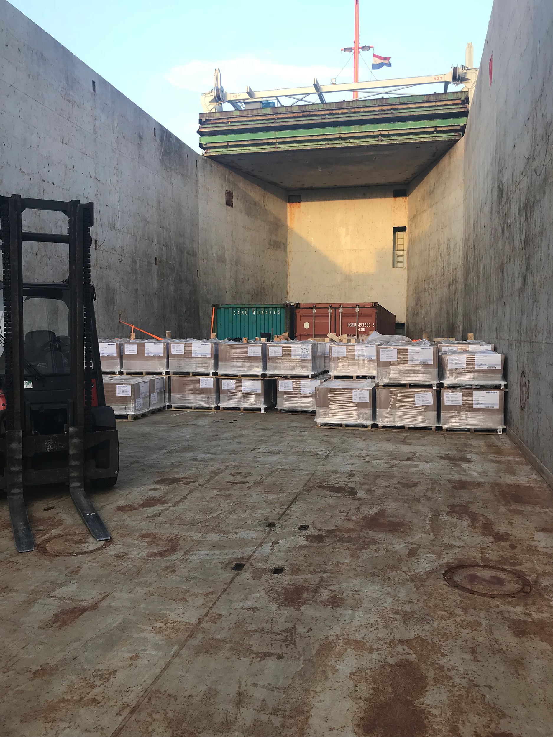 Shipment of refractory materials