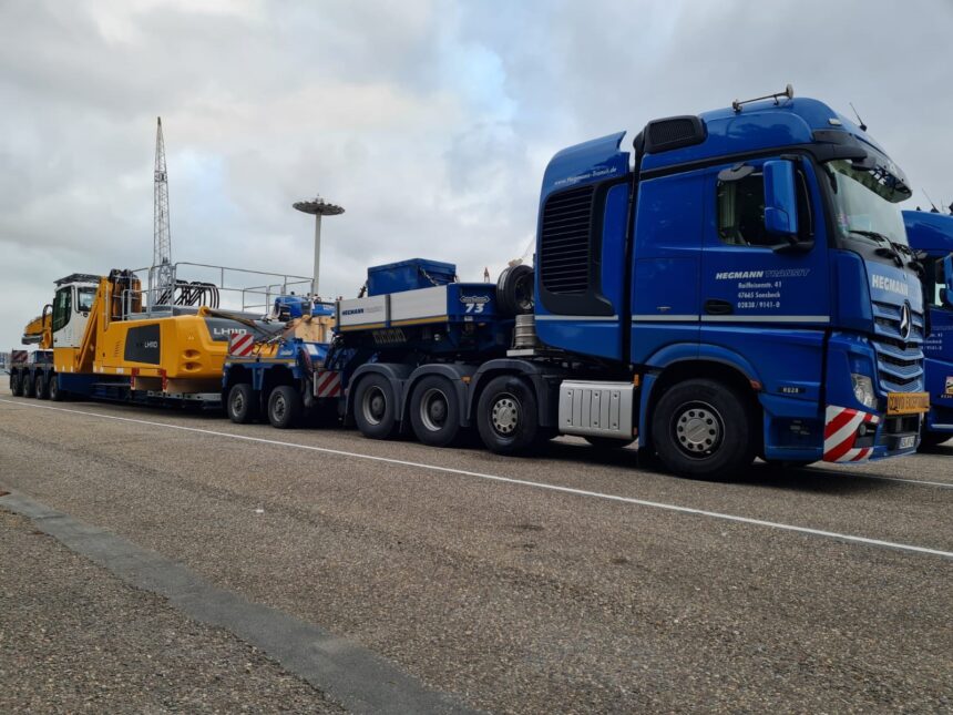 THREE LOADERS LH 110 HAULED FROM GERMANY, KIRCHDORF AN DER ILLER BY TRUCKS TO THE NETHERLANDS, PORT ROTTERDAM.